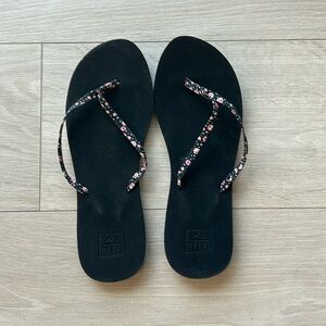 Reef sandals size 9